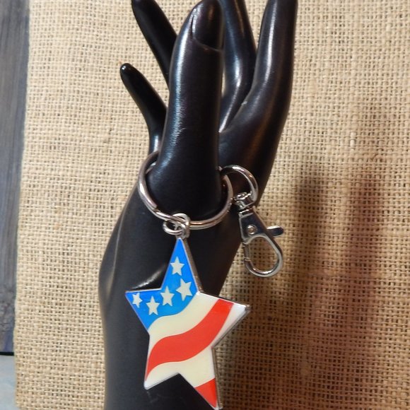 <3 I Luv the USA Key Chain  <3 - Picture 4 of 7